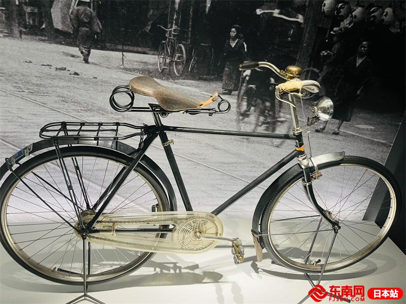 不同時代的自行車3.jpg