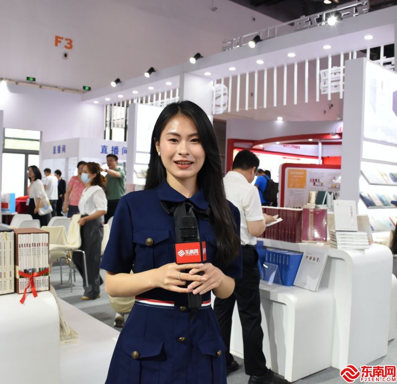 batch_图21 越南友人接受东南网记者采访.jpg