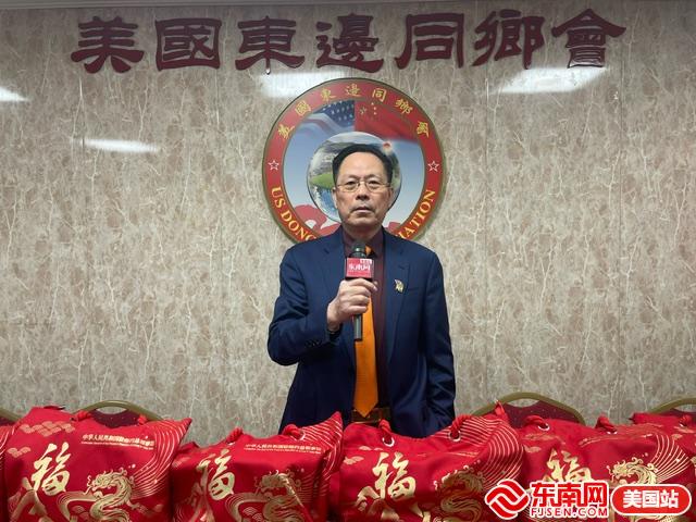 Luxurious De RUCCI Bed with Pillows and Headboard